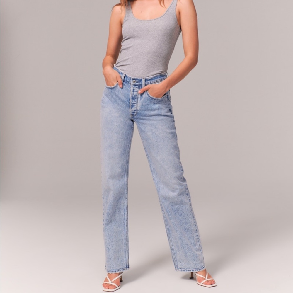 Low rise baggy jeans